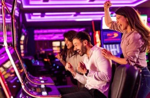 Giao diện nổ hũ slot online tại caxeng2 trên điện thoại di động Việt Nam